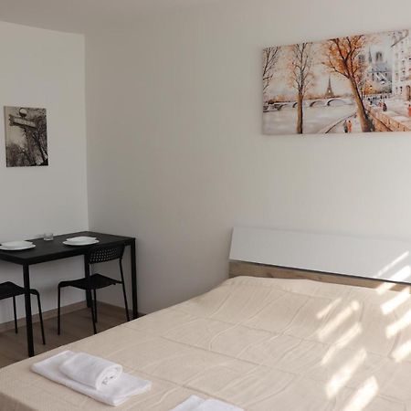 Apartman Lena Banovo Brdo Apartment Белград Екстериор снимка