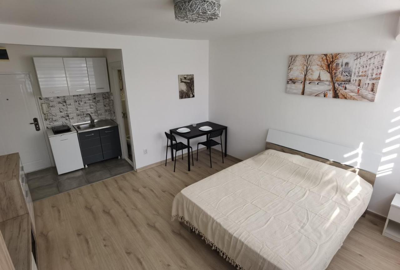 Apartman Lena Banovo Brdo Apartment Белград Екстериор снимка