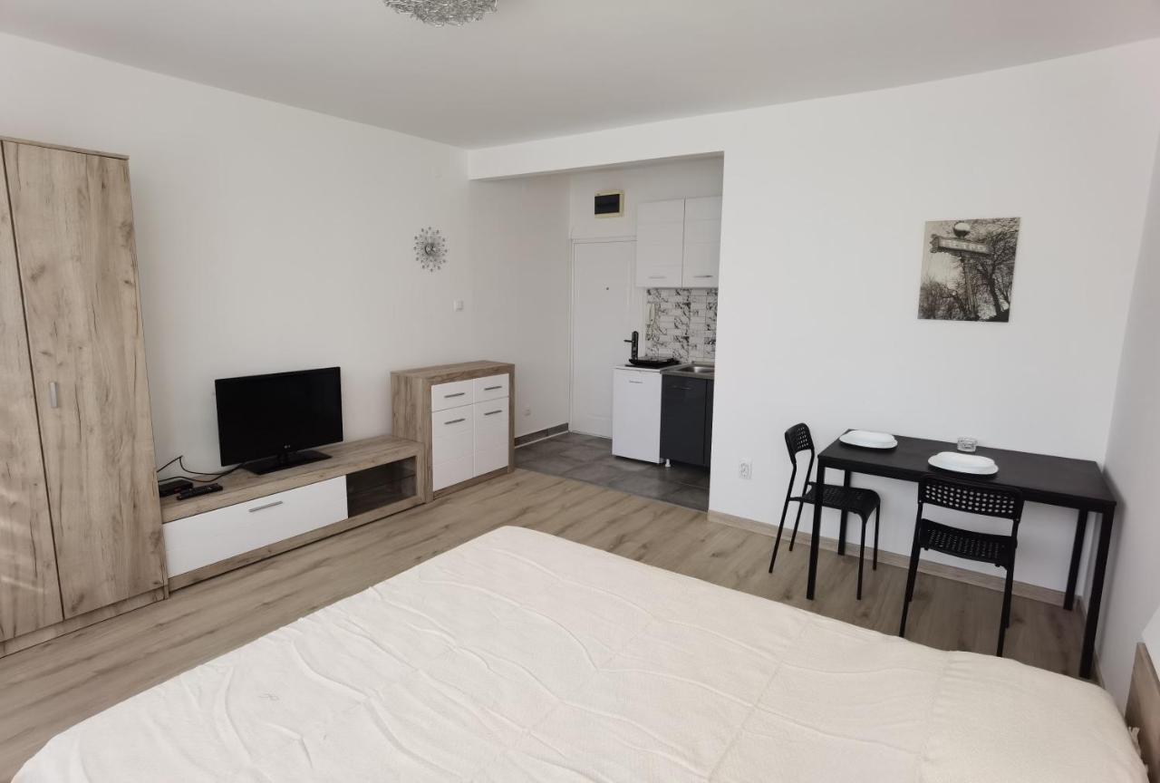 Apartman Lena Banovo Brdo Apartment Белград Екстериор снимка