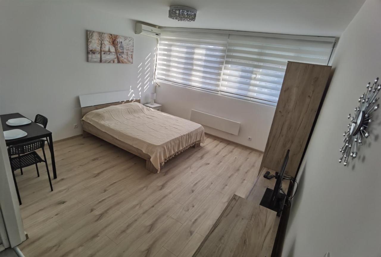 Apartman Lena Banovo Brdo Apartment Белград Екстериор снимка