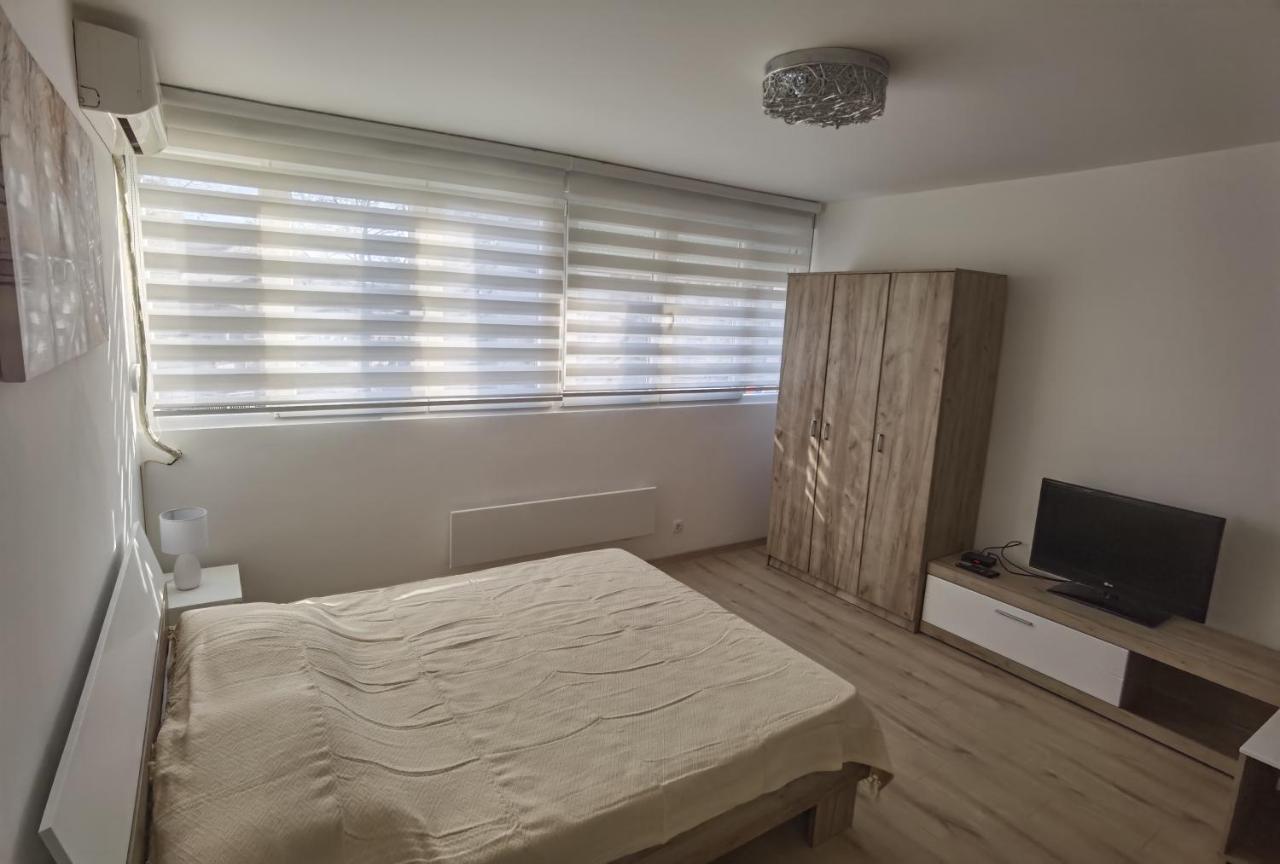 Apartman Lena Banovo Brdo Apartment Белград Екстериор снимка