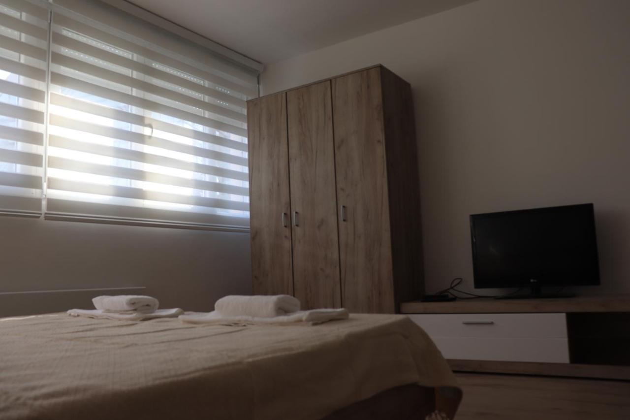 Apartman Lena Banovo Brdo Apartment Белград Екстериор снимка